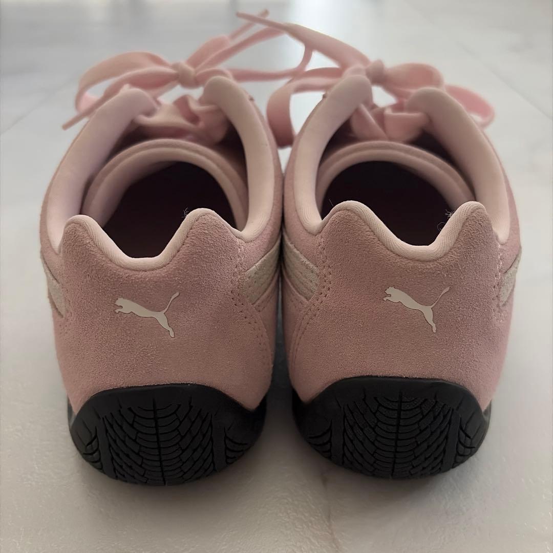 PUMA ピンク スエード スニーカー