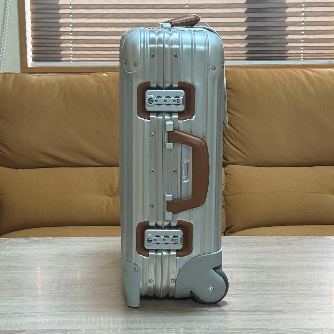 奇跡の新品　リモワ　トパーズ　ルフトハンザ　ボーイング　キャビン
