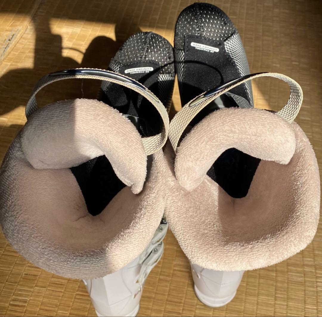 Völkl のスキーとHEADのスキー靴のセットレディース用（ストック付き）