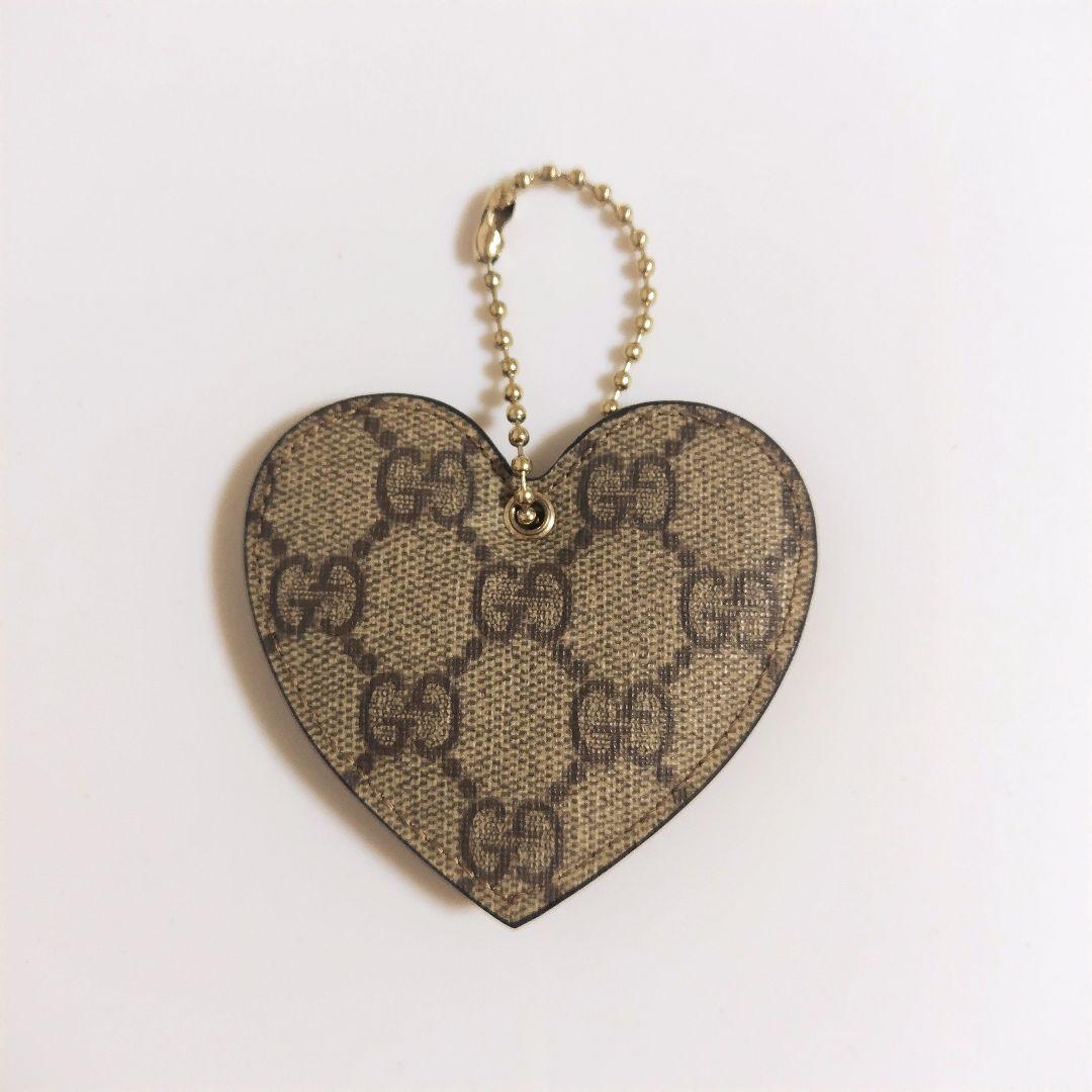 グッチ　GGスプリーム　ハート　チャーム ベージュ　ゴールド　GUCCI　箱あり