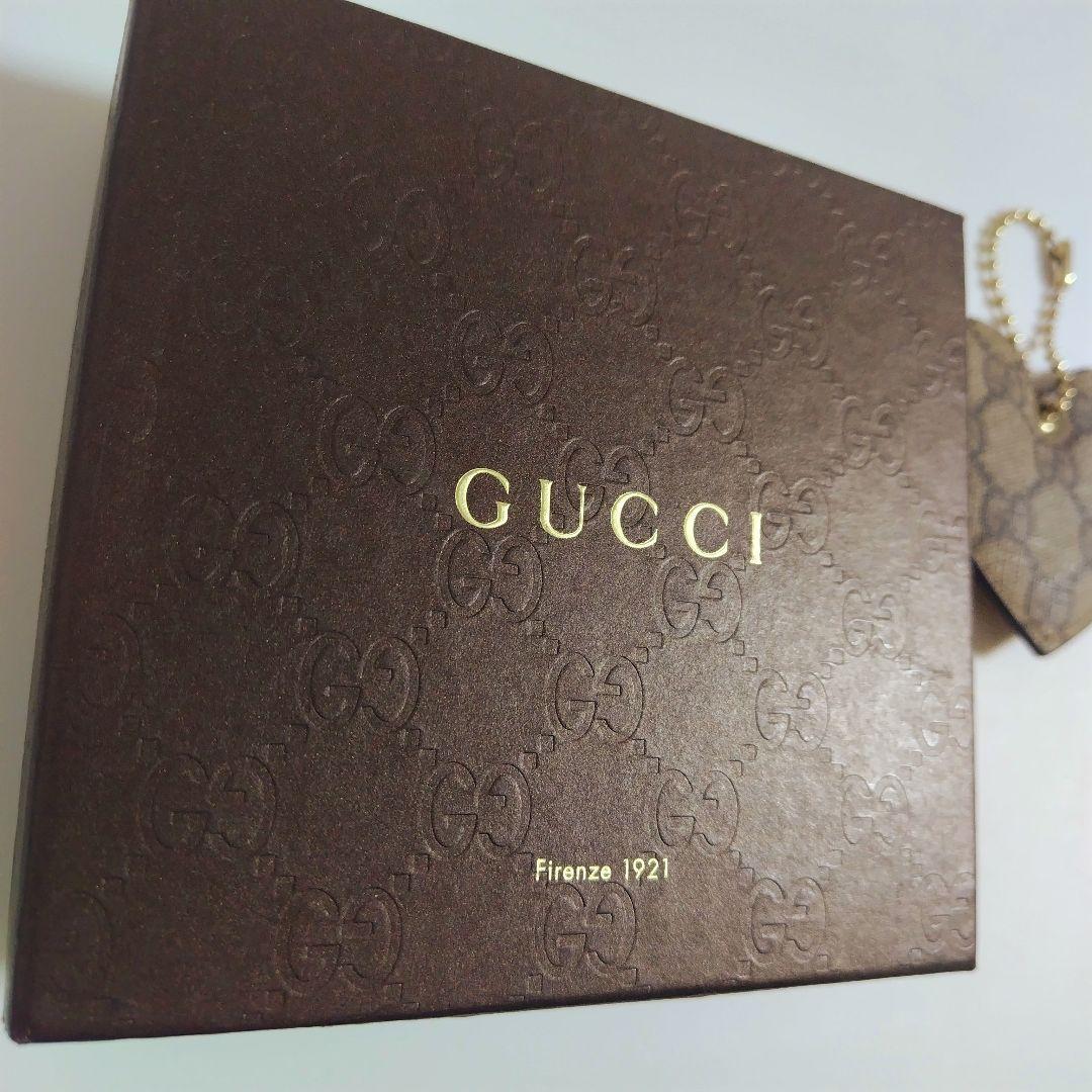 グッチ　GGスプリーム　ハート　チャーム ベージュ　ゴールド　GUCCI　箱あり