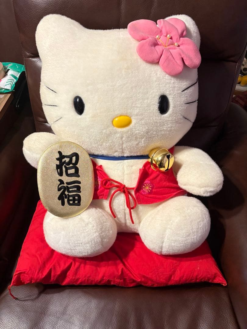 ハローキティ　特大　招き猫　ぬいぐるみ　希少