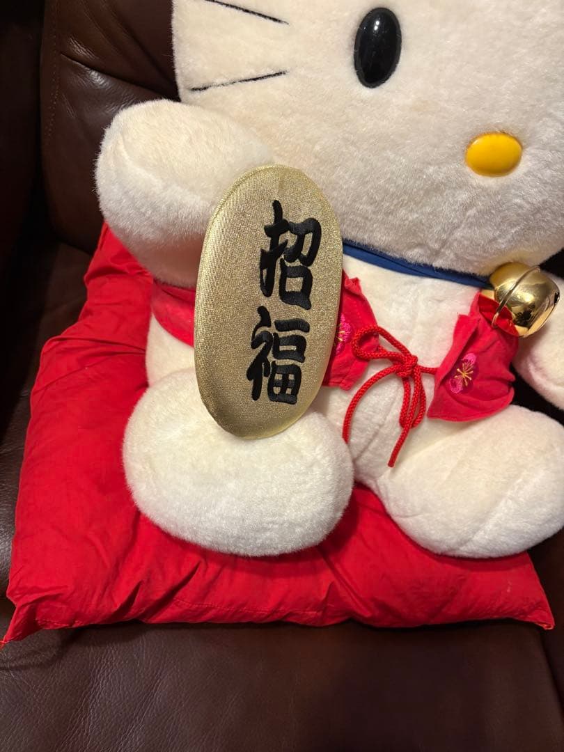 ハローキティ　特大　招き猫　ぬいぐるみ　希少