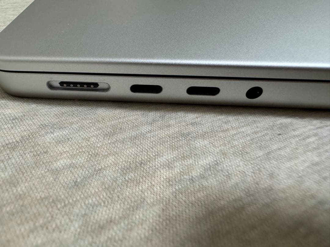 MacBook Pro 14インチ
