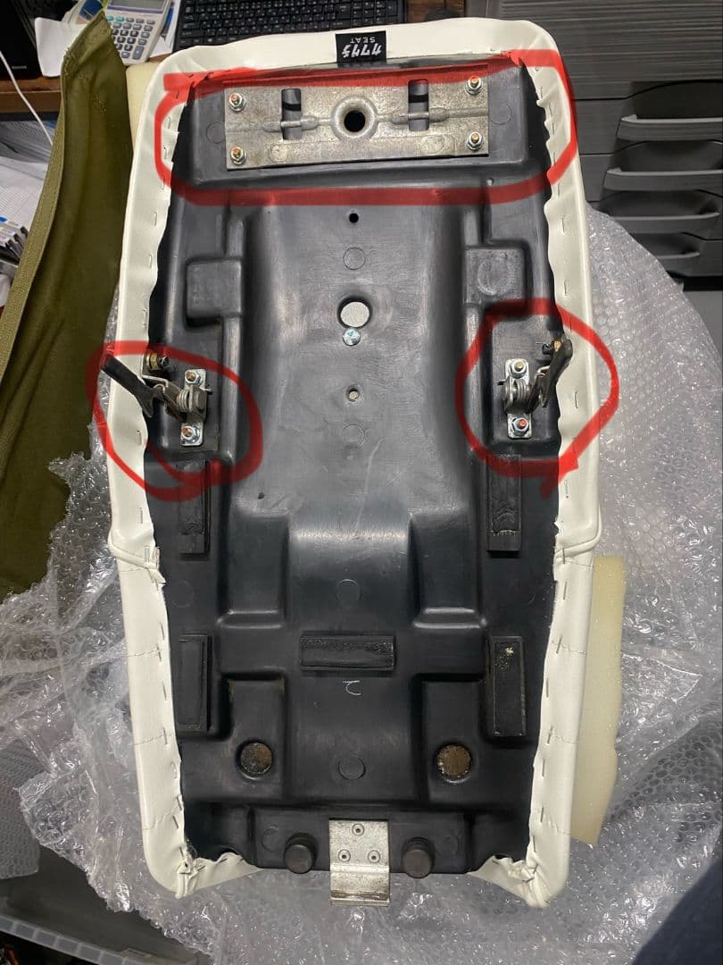 GSX400Eゴキ専用バイクシート ホワイト