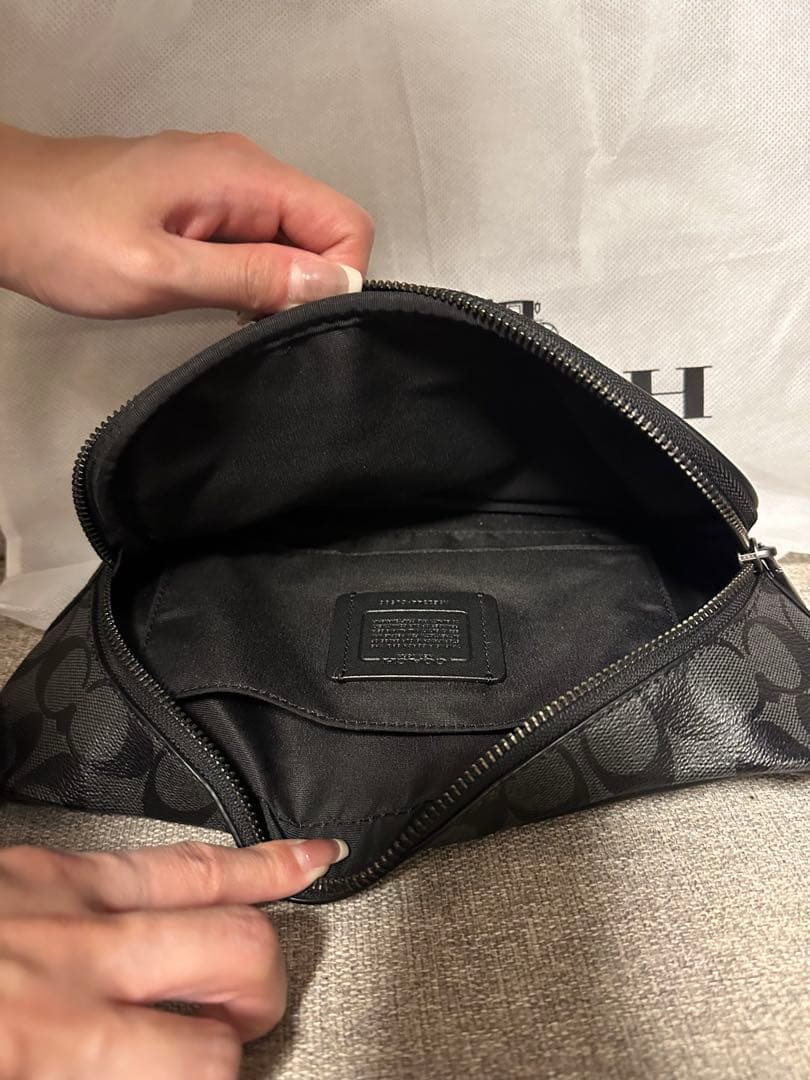COACH ボディバッグ ケース付き　コーチ
