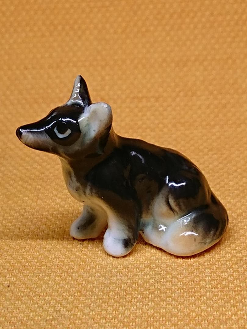 【美品】犬　シェパード　陶器　置物　インテリア　工芸品　美術品　A2790