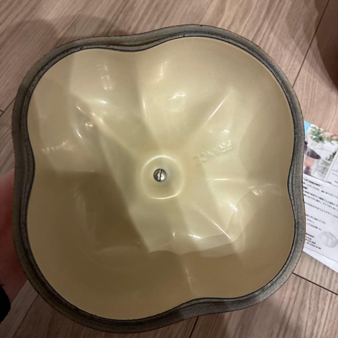 【廃盤品】ル・クルーゼ　LE CREUSET　ピーマンパプリカ　ココット