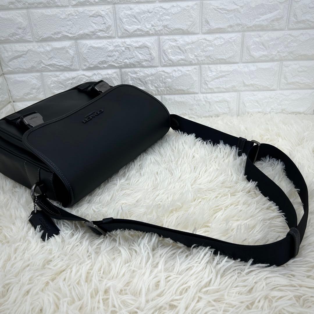 コーチ　coach メッセンジャーバッグ　レザーバッグ　黒　ブラック　ショルダー