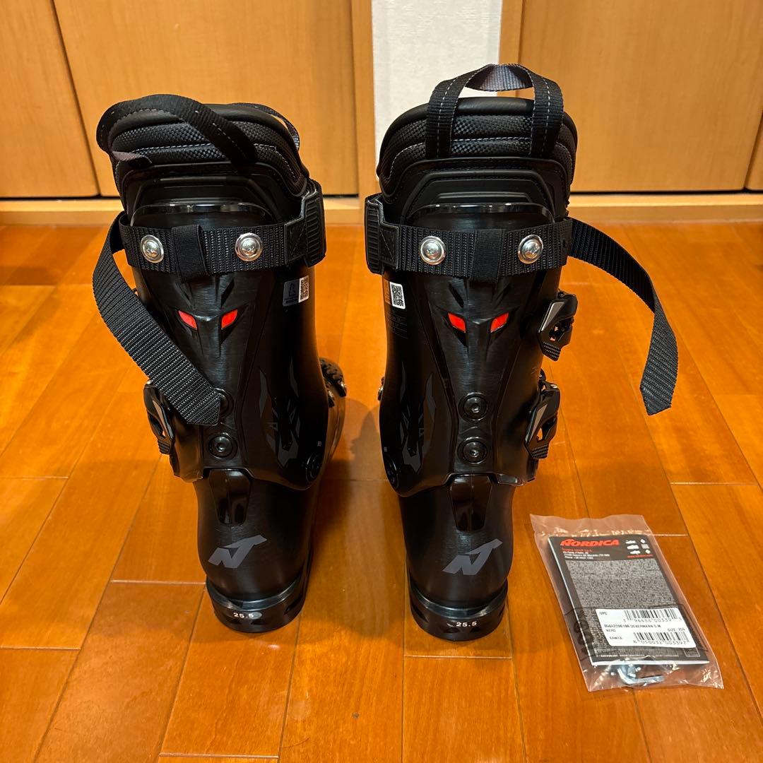 24/25 新品　ノルディカ　ドーベルマン5 　 M/ 25/25.5cm