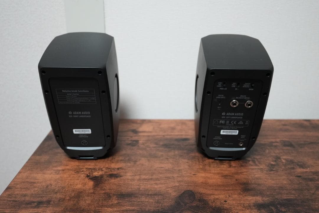 スピーカー・ウーファー adam audio d3v