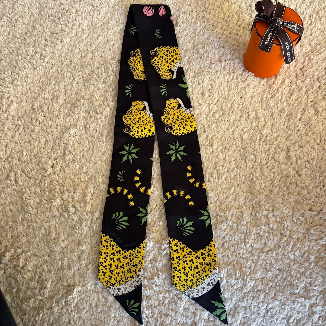 HERMES エルメス ツイリー twilly レオパード