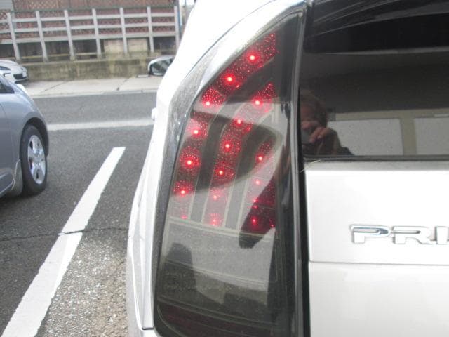KAHO プリウス ZVW30 社外品フルLED テールランプ スモーク