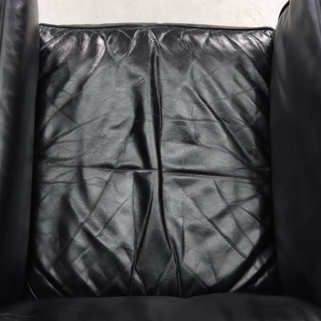 ラウンジチェア 合皮 革張り 黒 リプロダクト