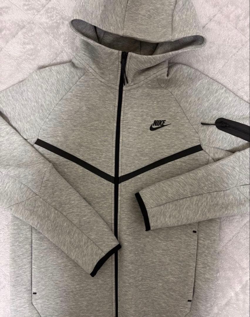 NIKE テックフリース グレー