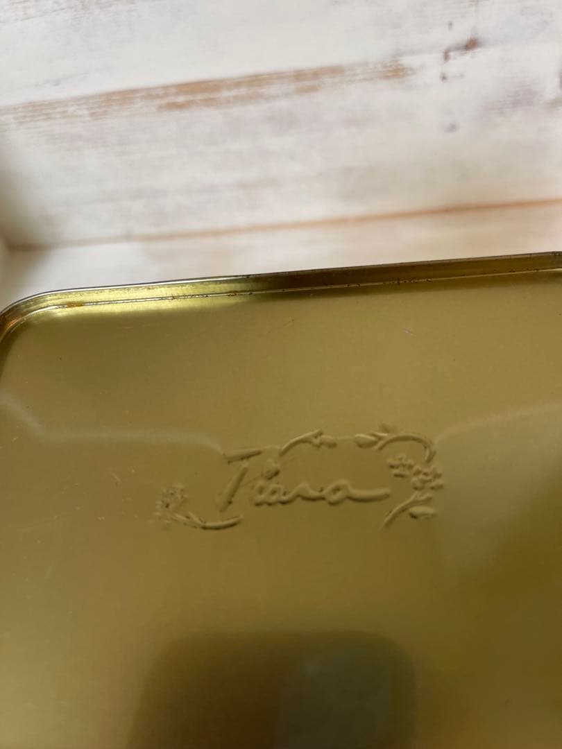 ティアラ　ティン缶　ショコラムニエ　4個セット