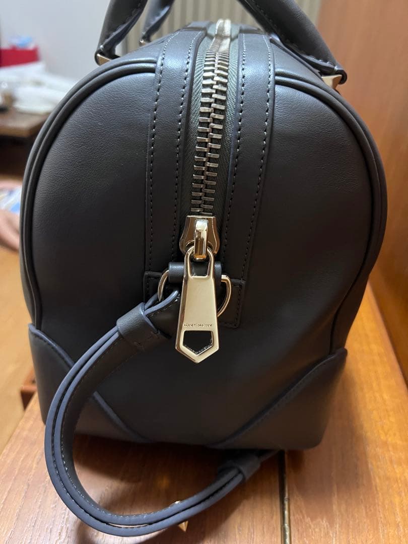 最終お値下げ！GIVENCHY ジバンシィ【希少！新品未使用】