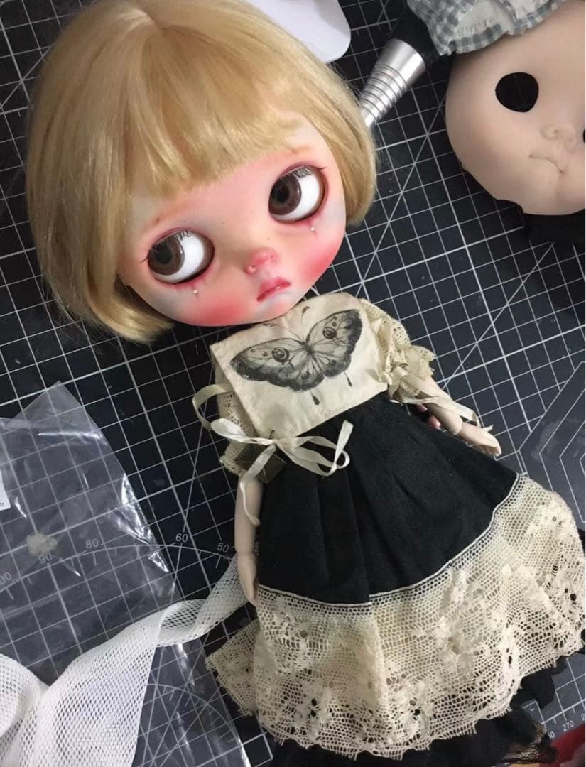 カスタムブライス 海外作家様 輝く涙の跡 幼い 特別 個性的 フルセット