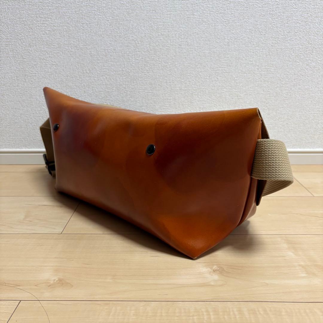 【美品】Uni&co ユニ&コー メッセンジャーバッグ 牛革レザー