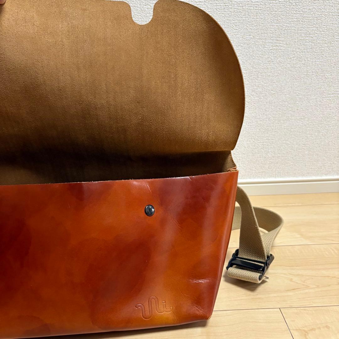 【美品】Uni&co ユニ&コー メッセンジャーバッグ 牛革レザー