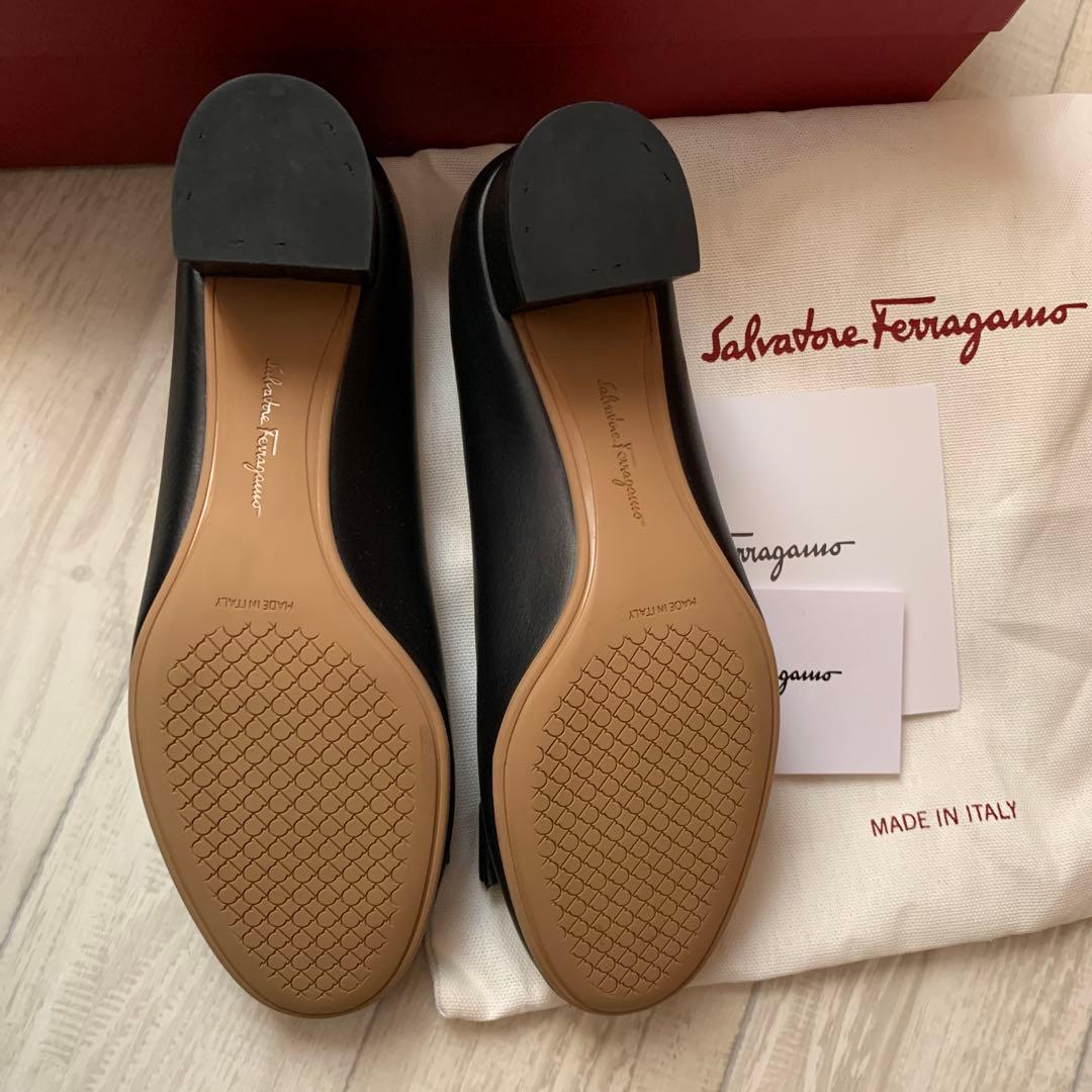 Salvatore Ferragamo VARA 17 ブラック