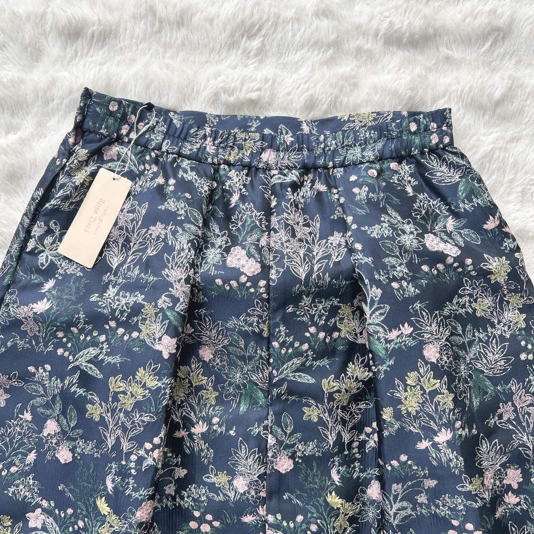 大きいサイズ✨新品　ローズティアラ★ジャガードフレアスカート　花柄　ネイビー