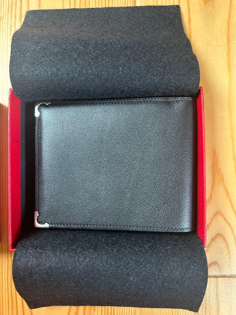 【美品】Cartier ブラックレザー 二つ折り財布