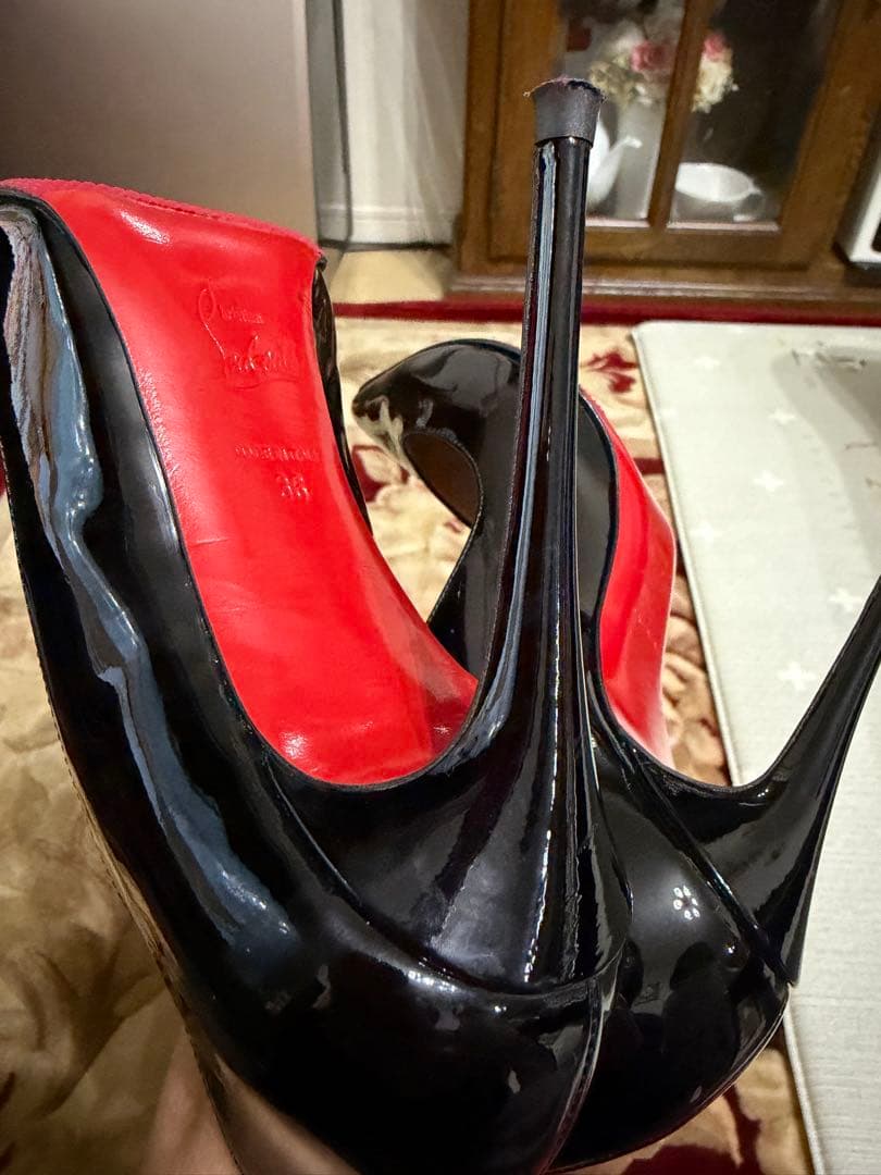 Christian Louboutin ブラック ハイヒール
