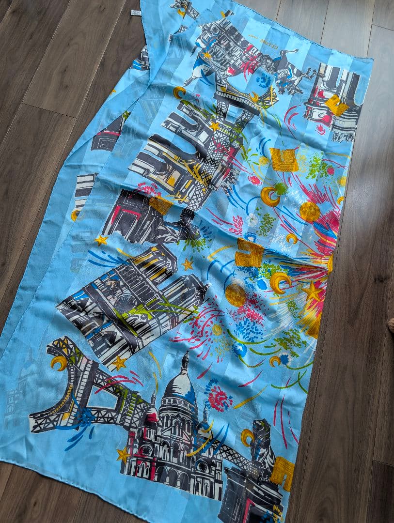 CELINE シルクスカーフ　135x135cm