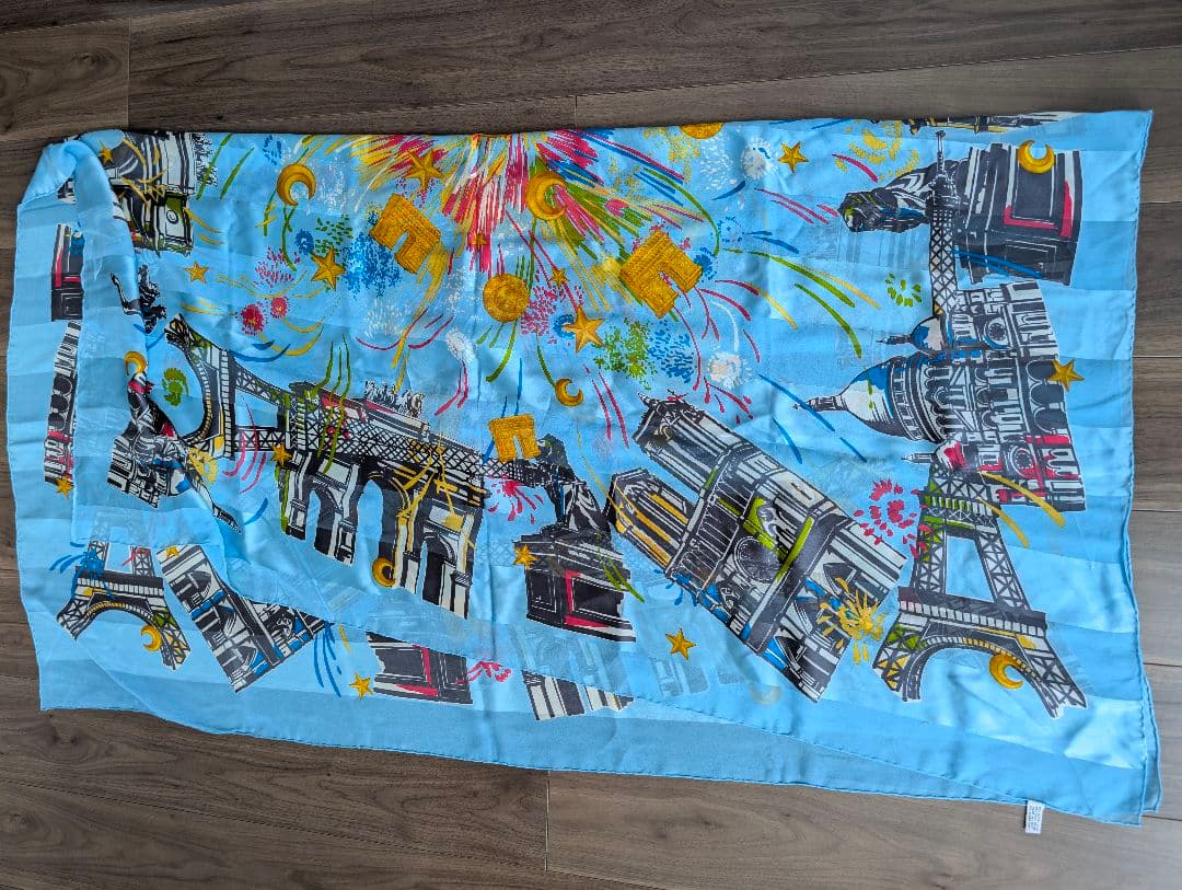 CELINE シルクスカーフ　135x135cm
