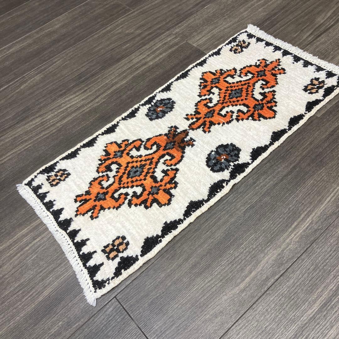 モロッコ絨毯ヴィンテージラグベルベル産 手織り絨毯 36x75cm