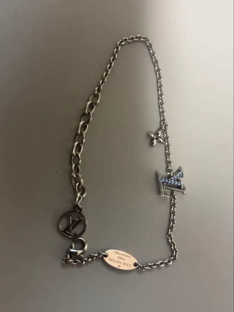 Louis Vuitton シルバーチャームブレスレット