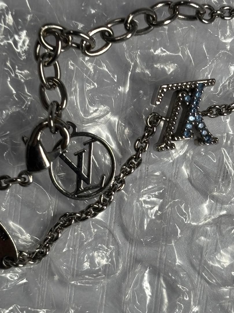 Louis Vuitton シルバーチャームブレスレット