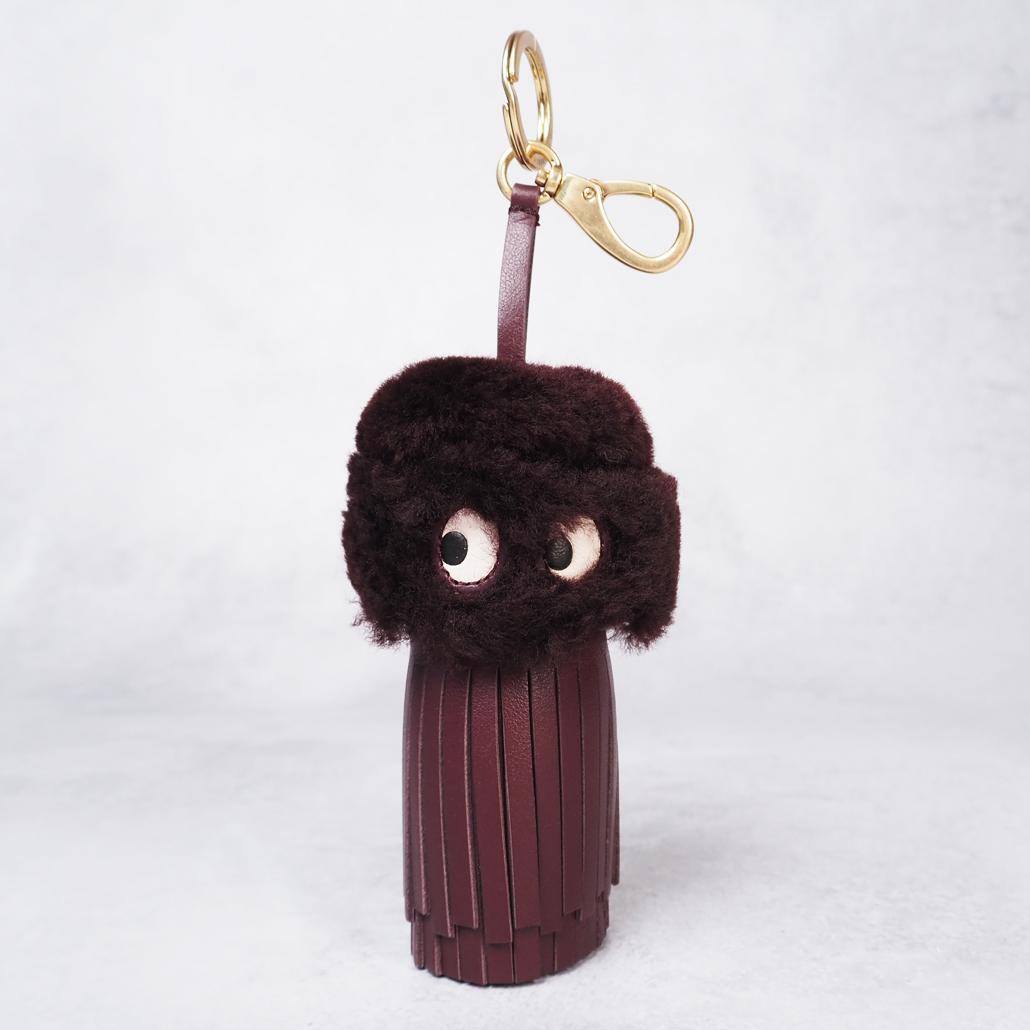 美品 Anya Hindmarch タッセルゴースト バーガンディ シアリング