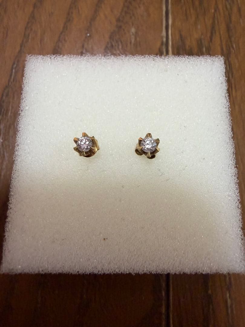 K18 ダイヤピアス