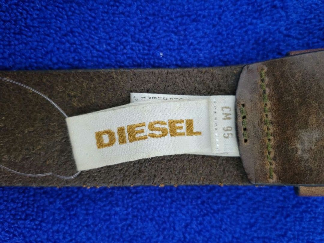 DIESEL レザーベルト　ロゴ付き
