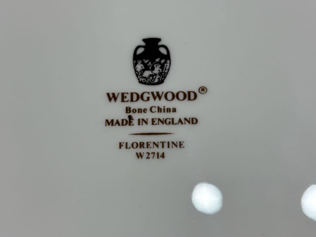 ウェッジウッド フロレンティーン ターコイズ ディナープレート 黒壺