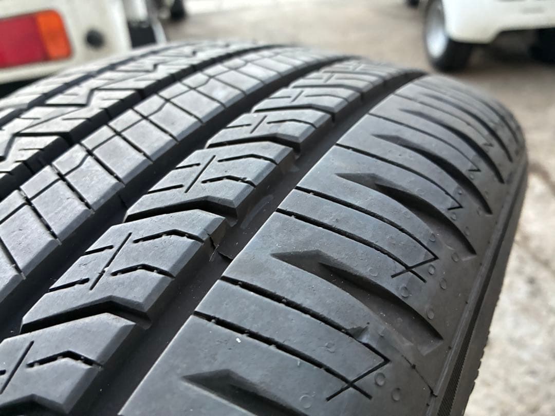 Pirelli 215/45R17 夏タイヤ　1000キロ程度使用　プリウス