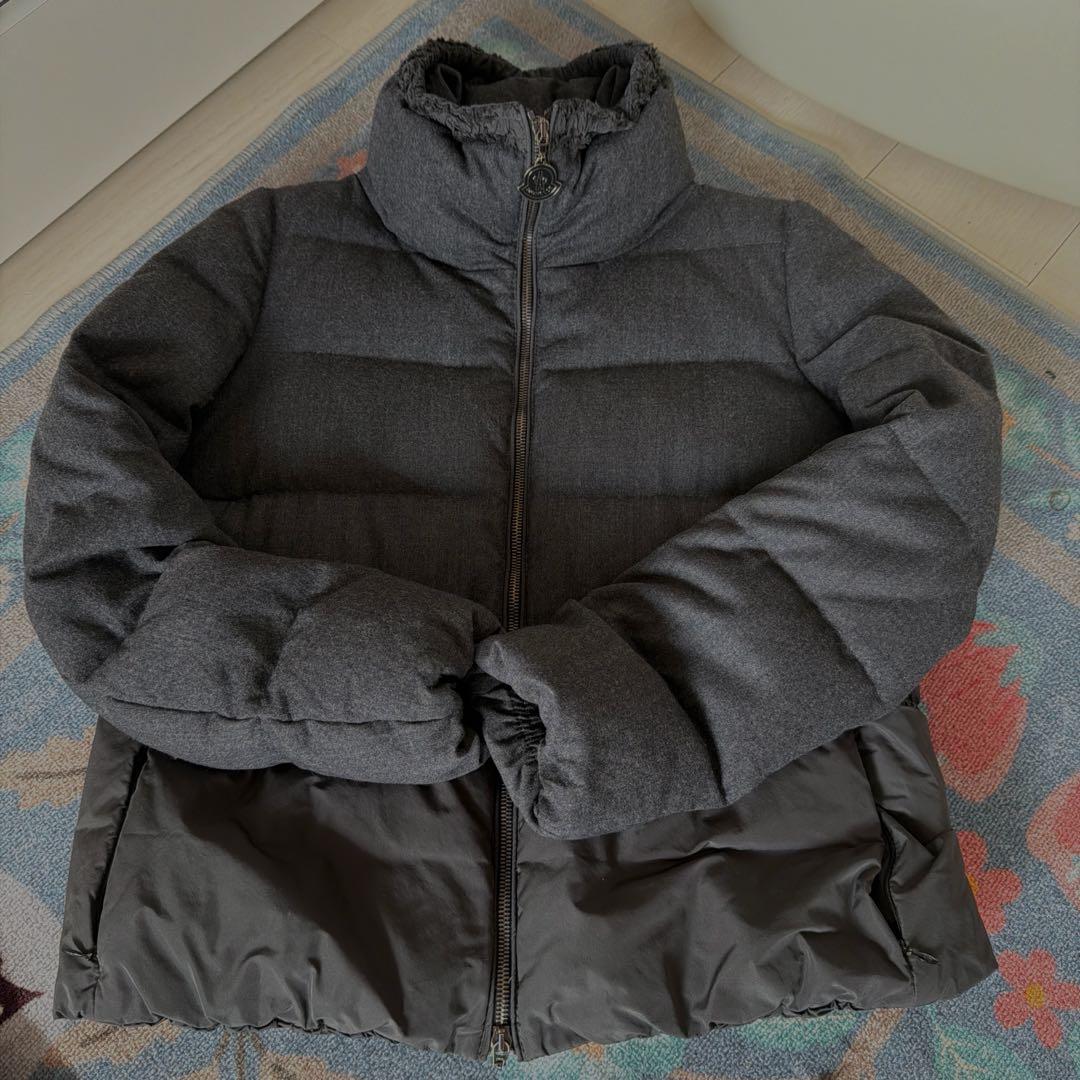 Moncler ダウンジャケット ダークグレー