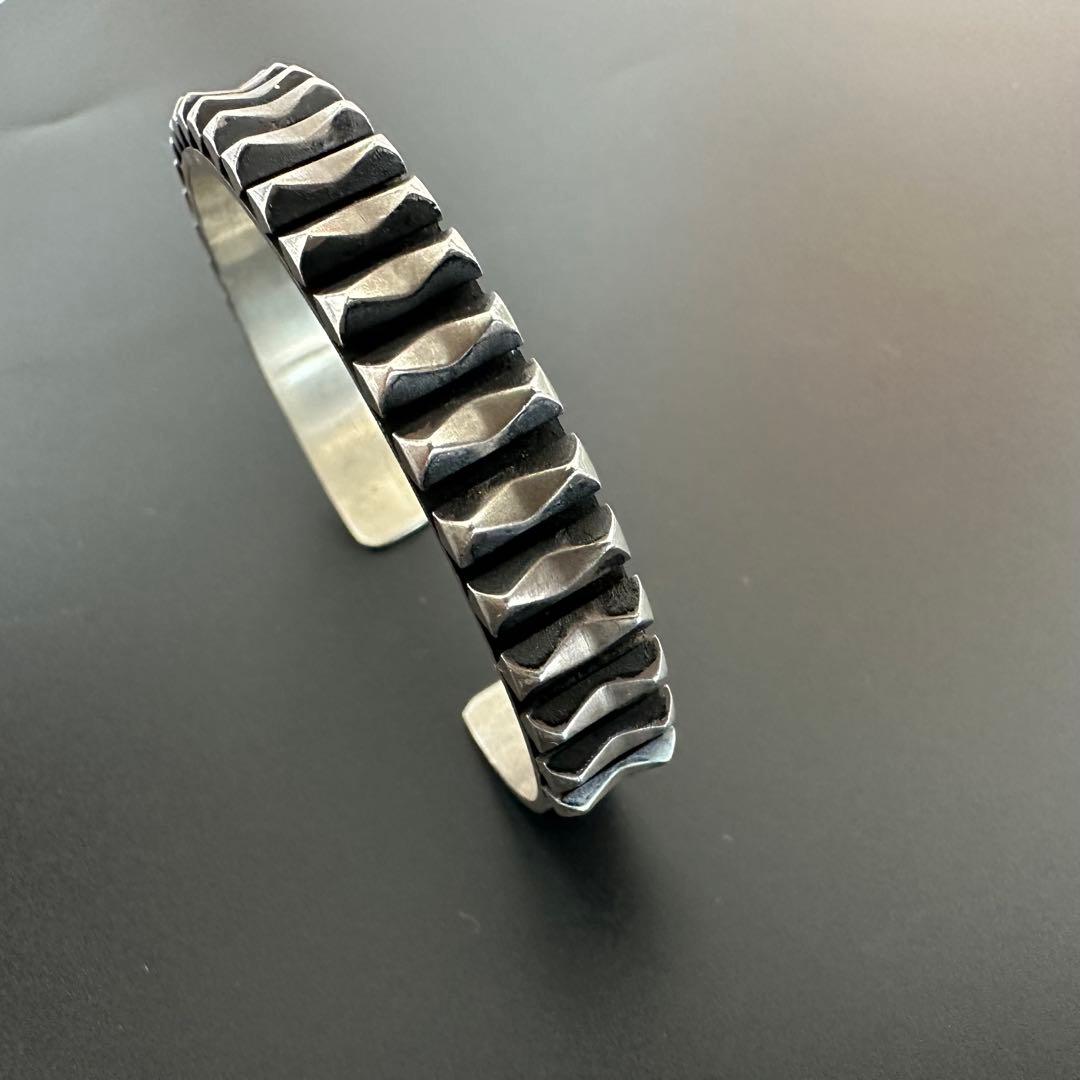 Navajo Leander Tahe カットワーク バングル　9mm幅