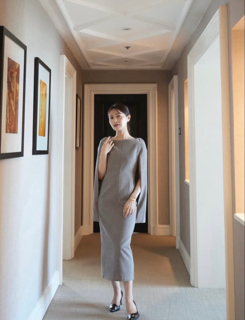 【新品】laubeblanc Narrow line Cape Dress
