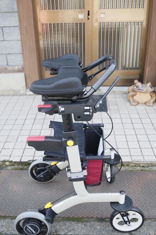 ◆アロン化成◆安寿◆歩行車リトルターンZ◆前腕支持タイプの歩行車◆折り畳み可能