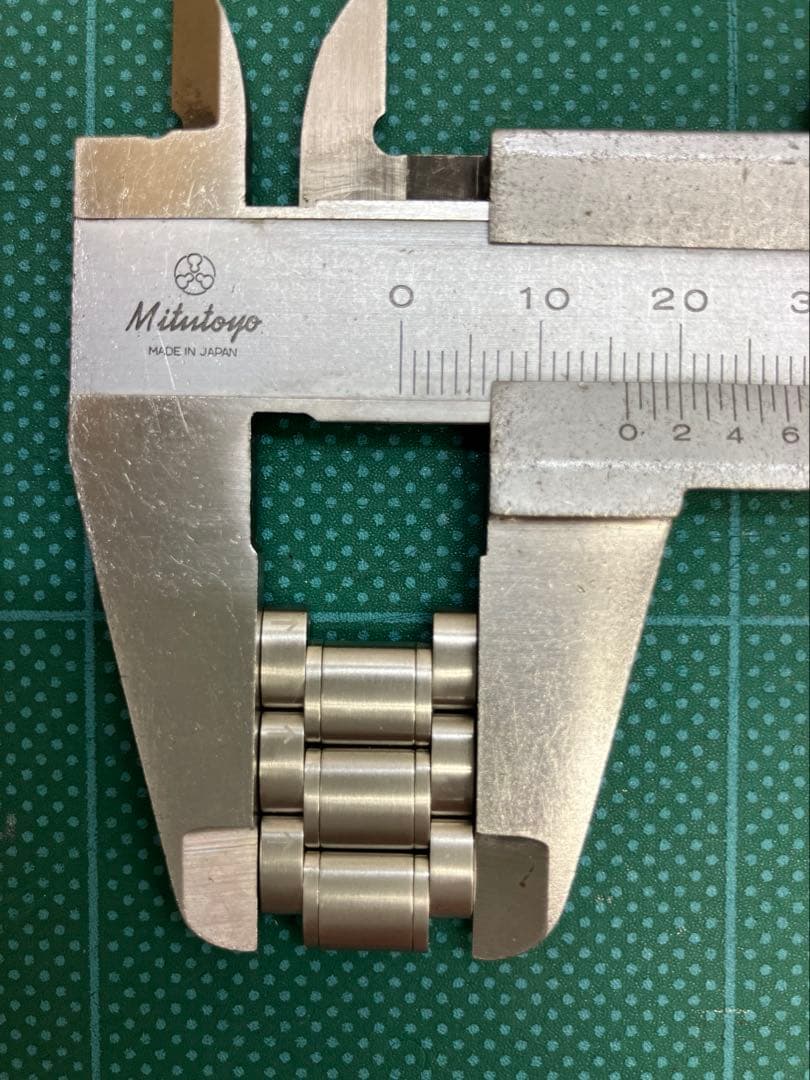オメガ　スピードマスター　バンド　コマ 3523.80 16ｍｍ　３駒セット売り
