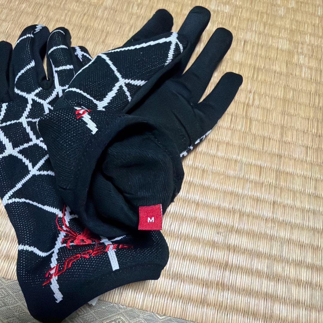 supreme×スパイダーマンの手袋です