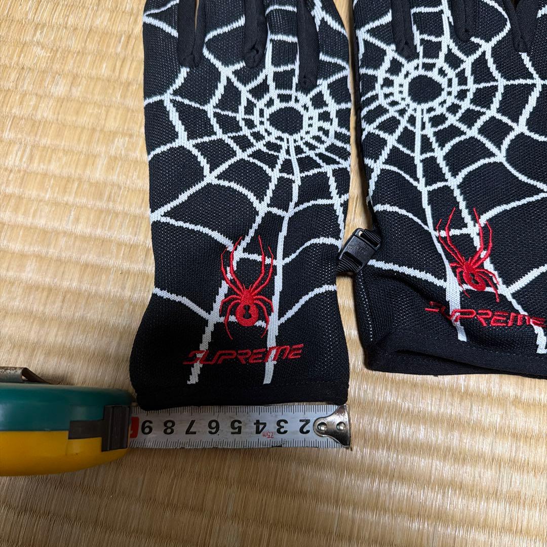 supreme×スパイダーマンの手袋です