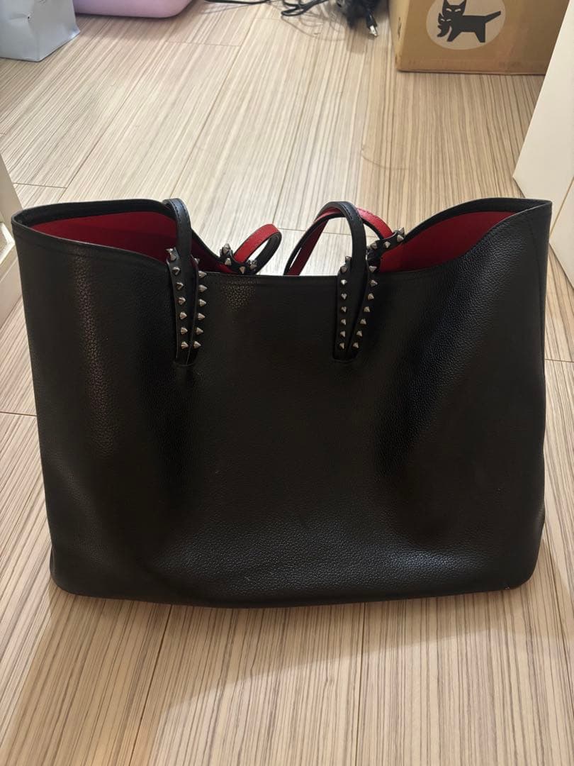 Christian Louboutin Cabata（カバタ）トート 系