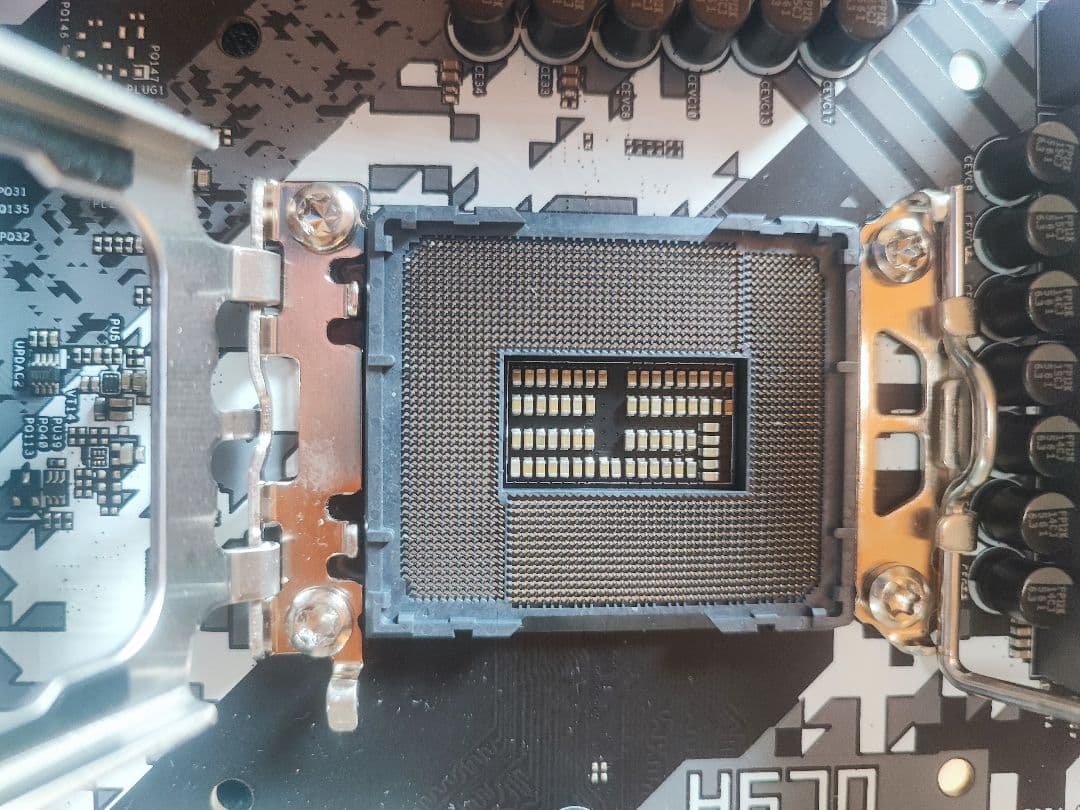 ASRock H670 Steel Legend ATX マザーボード
