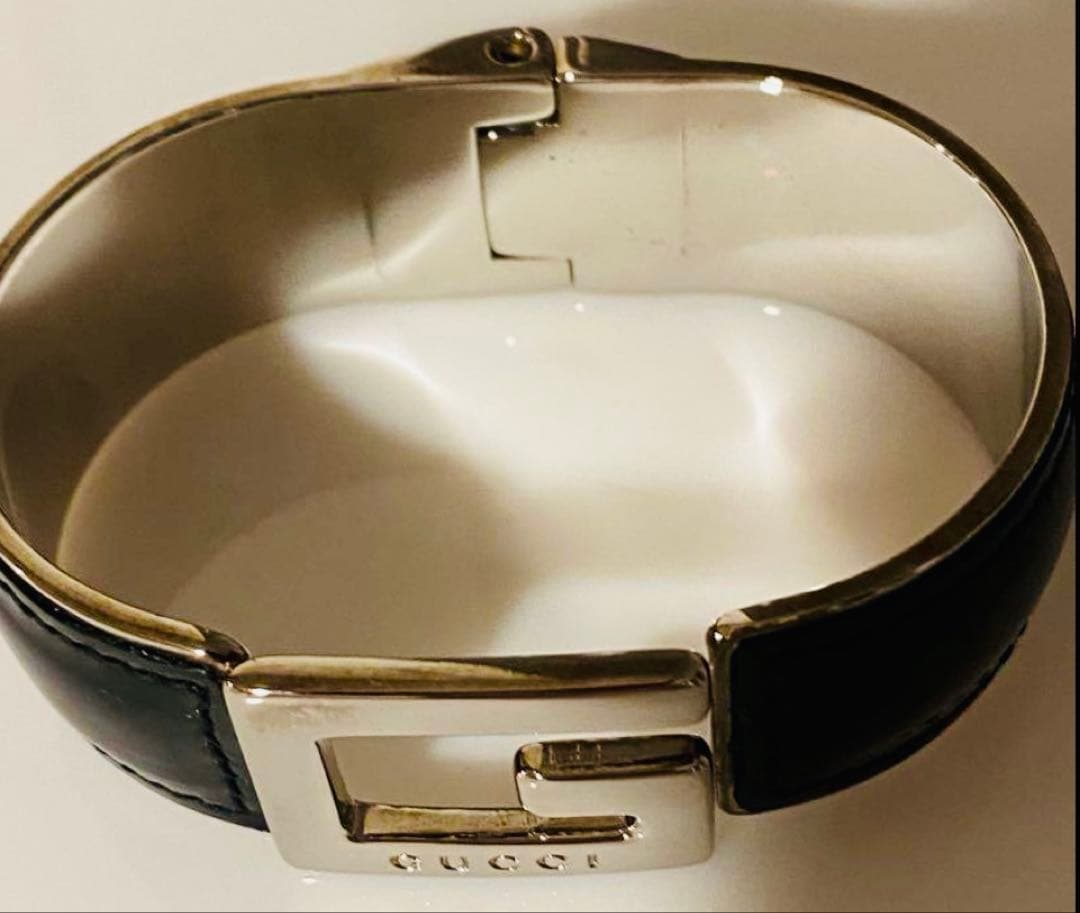 【美品】GUCCIエナメルバングル