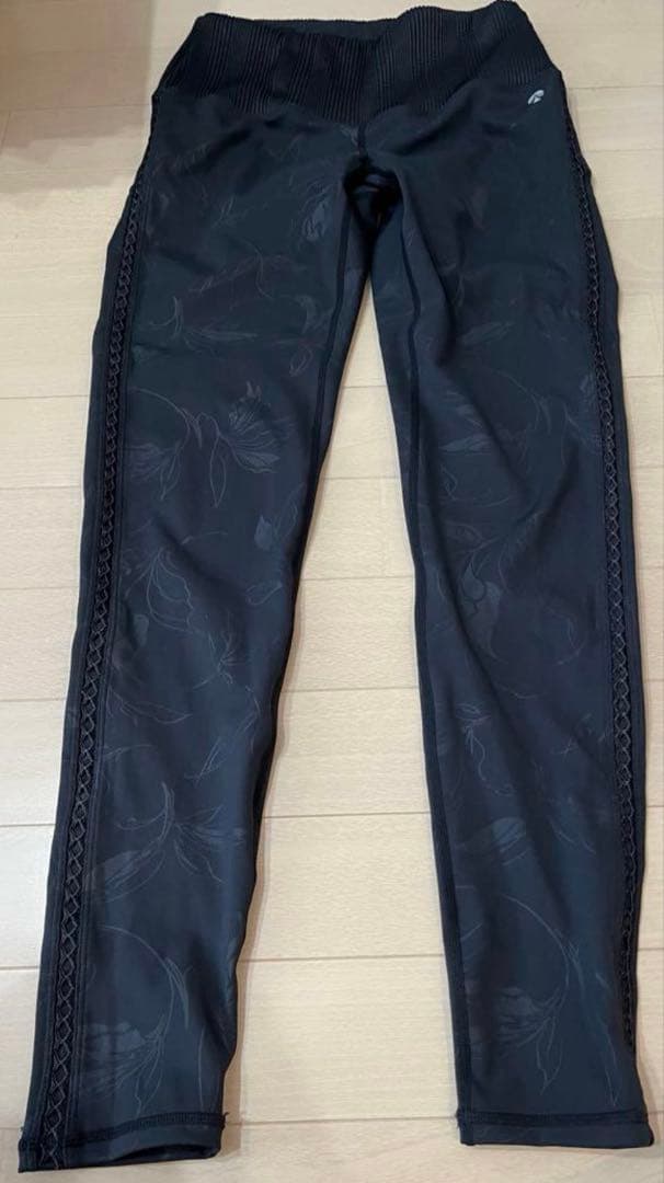 SUKALA トップスMサイズレギンスSサイズ ブラック