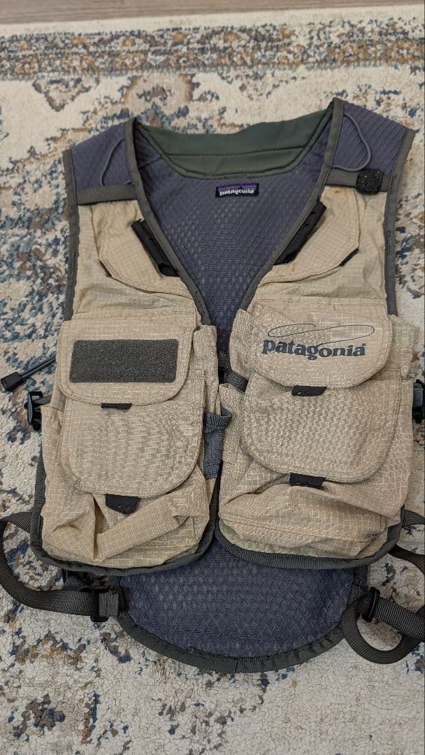 Patagonia フィッシングベスト ベージュ・グレー